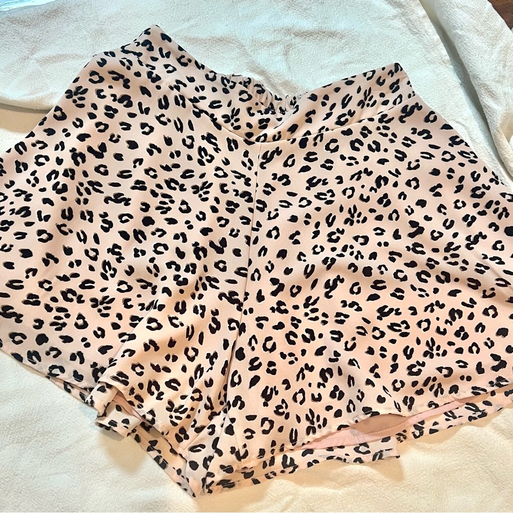 Adrienne Pink/Black leopard flowy shorts